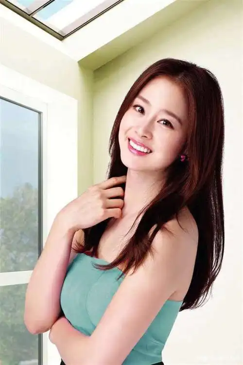 明星金泰熙,韩国娱乐圈演员,被誉为韩国"十大最美女星之一"