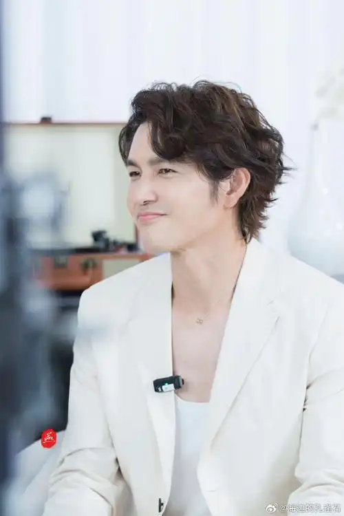 钟汉良电视剧亦舞之城##松弛感配色9图唤醒周末