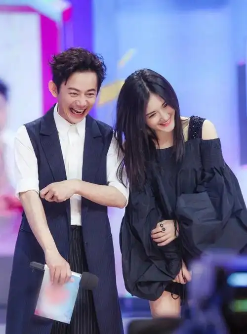 36岁的赵丽颖,又给我们狠狠上了一课:有钱也不抛弃"穷朋友"