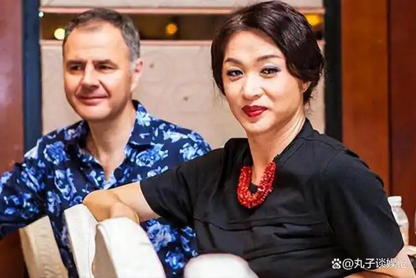 在扮演一些女性角色时,金星心中也会涌起一种奇特的快乐.