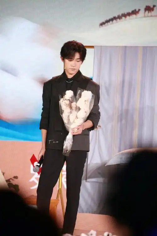 四字 易烊千玺 yyqx 四字弟弟##易烊千玺今晚直播状态