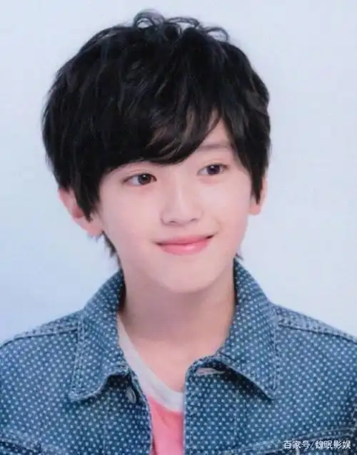 12岁时看到电视剧《今田—少年之事件簿n》,非常崇拜山田凉介,因此向