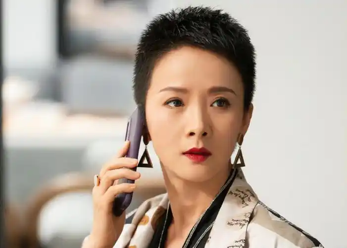 回顾与丈夫坚持丁克12年却在39岁意外得子的谢兰如今怎样了