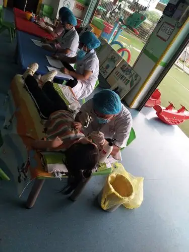 其它 "我最勇敢"——童趣幼儿园幼儿体检 写美篇在检查过程中医护人员