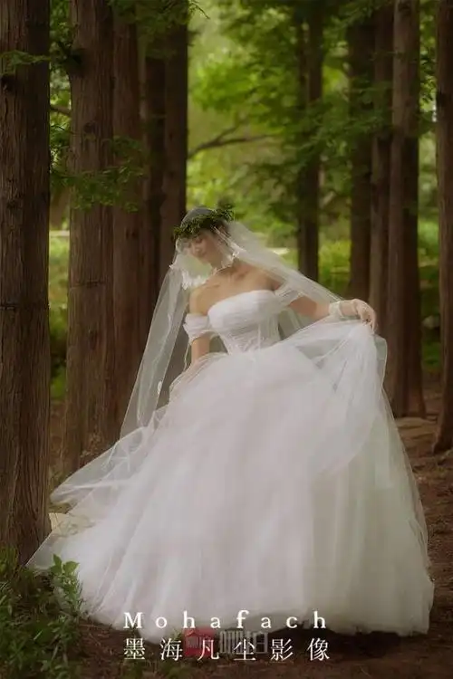 6张外景婚纱照:新娘与大自然的拥抱 单人婚纱照更有韵味
