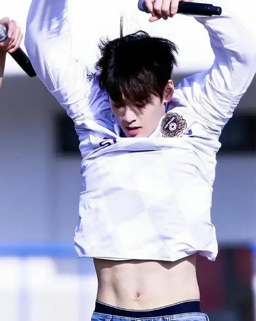 车银优的腹肌[舔屏] 来自高颜值安利社 - 微博