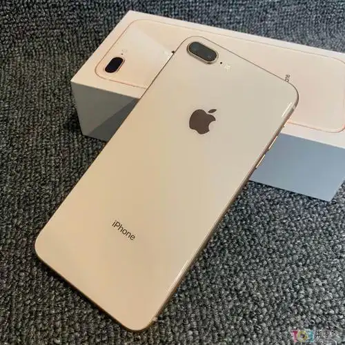 转让今年刚买的苹果8plus金色