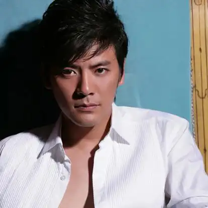 毕业于大连大学建筑系,中国大陆男演员,模特