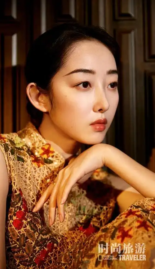 蒋梦婕复古大片曝光穿旗袍优雅明艳美得惊艳时光