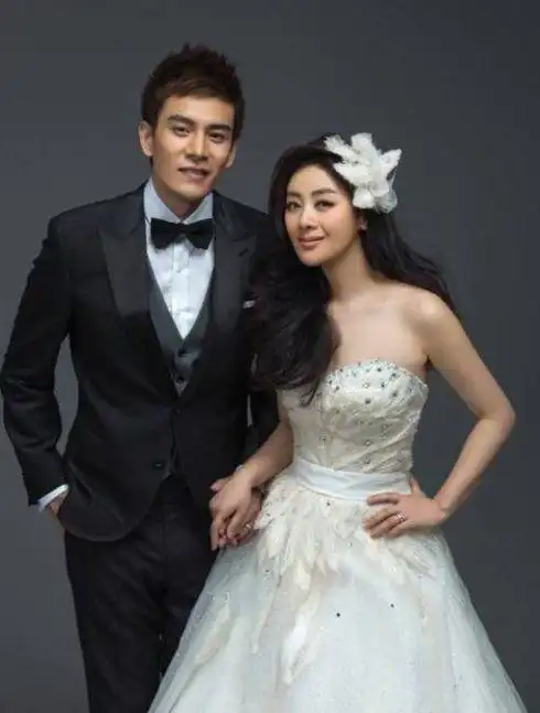 曹骏夫妇秀恩爱,经超获老婆表白,《我就是演员》变狗粮的诞生