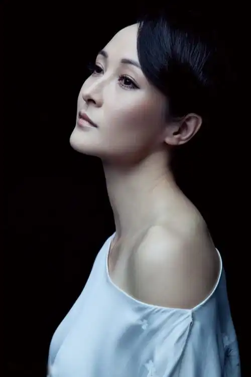 马睿全新写真出炉 眉梢眼角都是戏