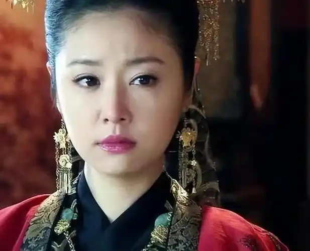 林心如一身行头20万现身上海,已经三年没来过大陆,网友:不欢迎|霍建华