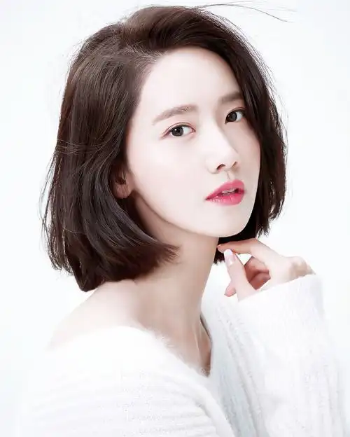 林允儿:31岁皮肤白嫩少女感十足! - 集结号