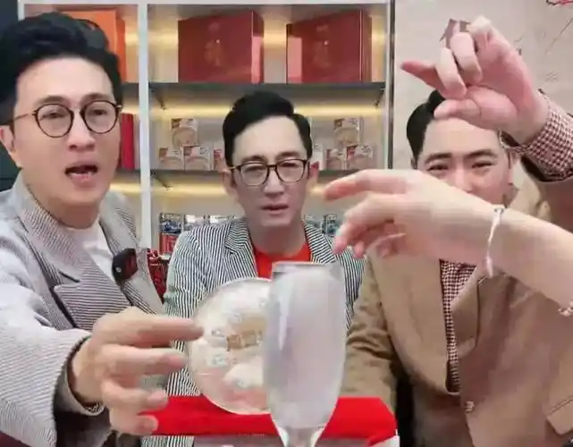 原创60岁港星下海带货请11位大咖捧场却人气惨淡已在内地买上亿豪宅