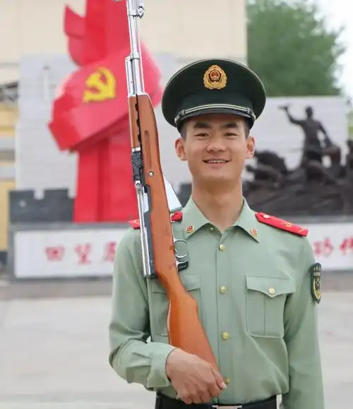 29张军人的笑脸,选出你最喜欢的一个!