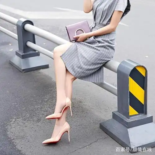 气质女神最爱的小秘密尖头高跟鞋绽放魅力女人味