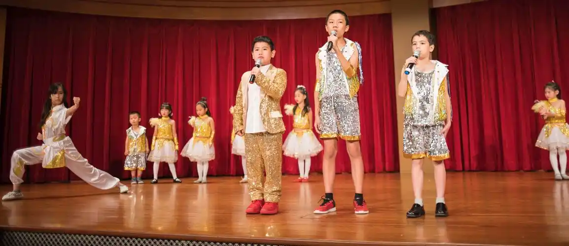 我唱你也唱,心中更欢畅一一华夏少儿歌唱表演班,成人歌唱表演班与你一