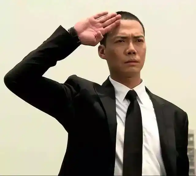 他是香港影视剧中最轰动的角色,《无间道》的梁朝伟都排他后面