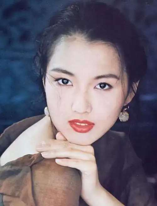 相爱31年坚持不要孩子,两分两合嫁给初恋的郑秀文,真的幸福吗