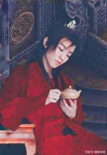 这些男神红衣古装造型厉害了!肖战不羁,龚俊惊艳,王俊凯太a了!