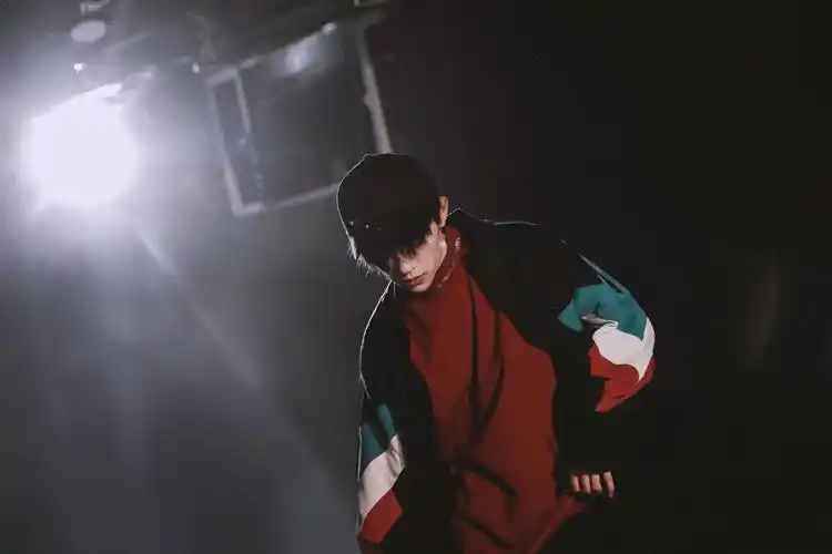 易烊千玺电脑壁纸