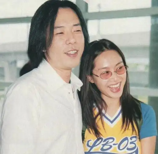 朱茵为丈夫黄贯中庆生12岁女儿正面照曝光黄莺长相好似妈妈