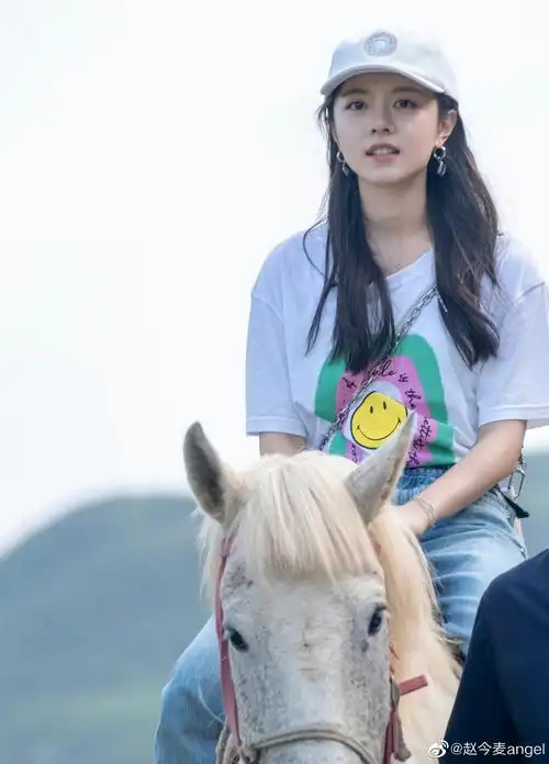 沙漏小说作者关注了赵今麦微博