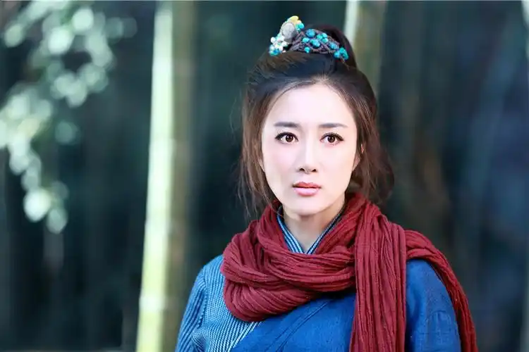 37岁李依晓比43岁黄晓明还小6岁鬓边不是海棠红演母亲