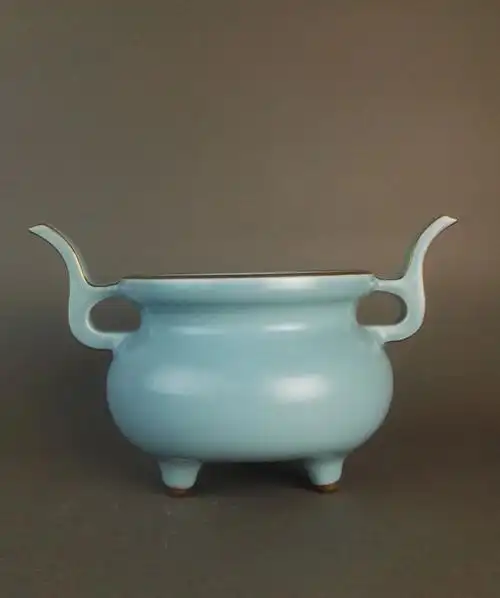 一阅千年.汝窑展51:乾隆天蓝釉仿汝窑香炉