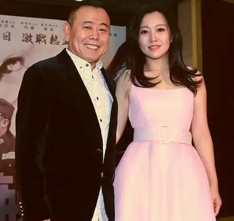 曾是春晚常客,女儿气质优雅,夫妻坚守37年至今恩爱如初!_潘长江