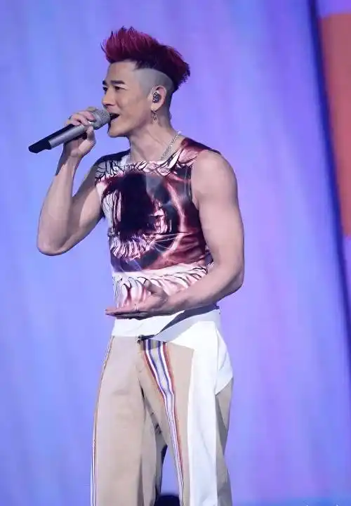 原创方媛携孩子助阵郭富城演唱会2个女儿近照曝光颜值像极了妈妈