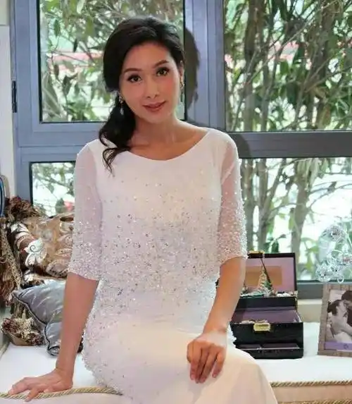 杨恭如忧伤时说的一句话,恋爱的姑娘最好切记,利于找到需要的人