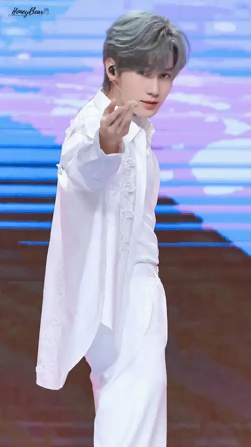 躺着听时代少年团的躺着真舒服##张真源 顶级浓颜ace