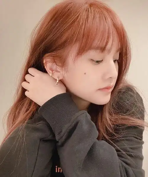 杨丞琳新发色青春自拍照图片