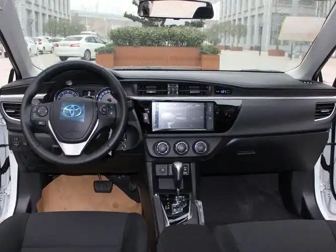 广汽丰田 雷凌 2017款 1.8gs cvt精英版