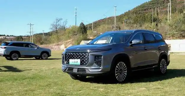 该车定位中型新能源7座suv车型,将于11月14日正式上市.