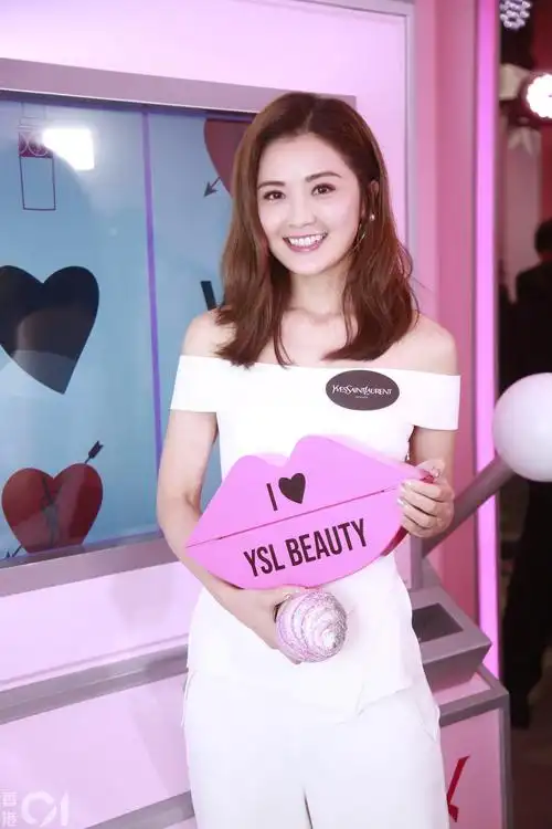 蔡卓妍进军商界推出个人护肤品牌