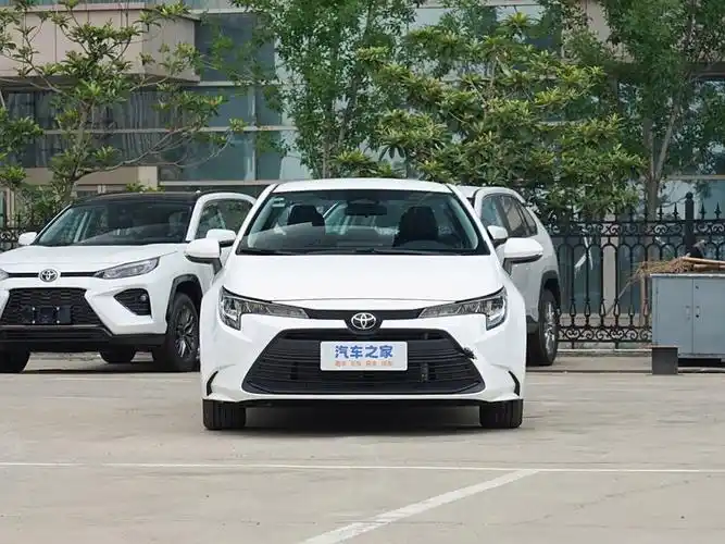 广汽丰田 雷凌 2024款 智能电混双擎 1.8l 领先版