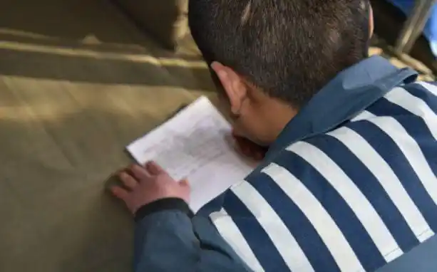 故事,服刑期间,他每月都会收到一封无字信|犯人|入狱|常孟_网易订阅