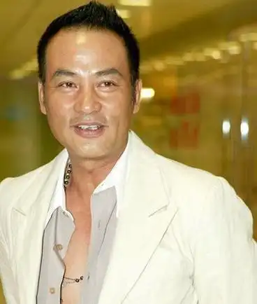 任达华个人资料简介:娶小12岁琦琦,出道43年零绯闻,50岁得女泪流满面