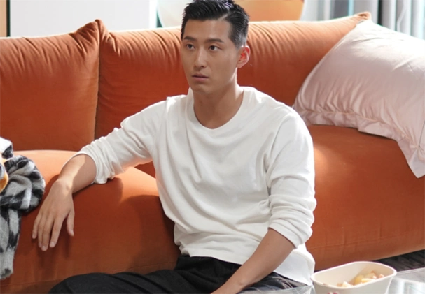 江疏影窦骁的《欢乐颂4》开播,一口气炫完六集,这快乐谁能懂