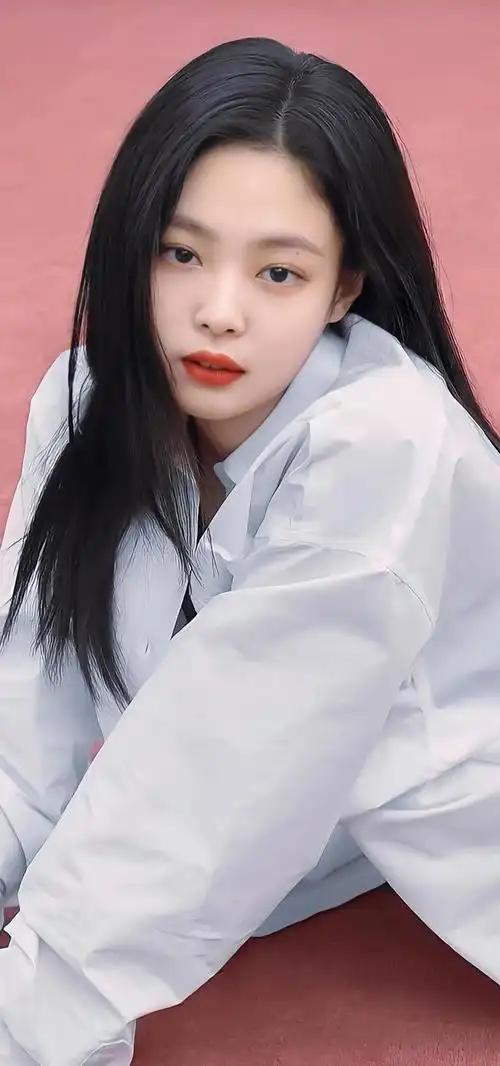 金智妮壁纸你已春色摇曳我仍一身旧雪