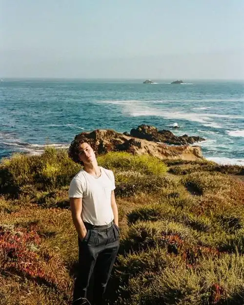 加拿大男艺人不剪头已经出现人传人现象