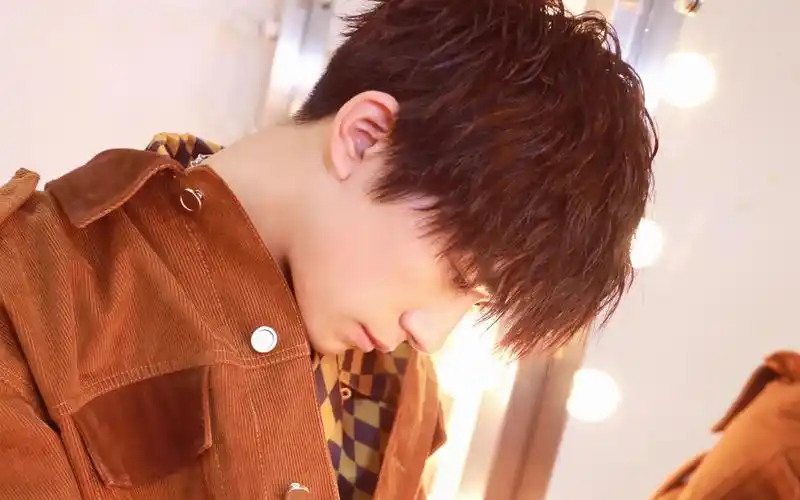 易烊千玺这就是街舞图片高清桌面电脑壁纸