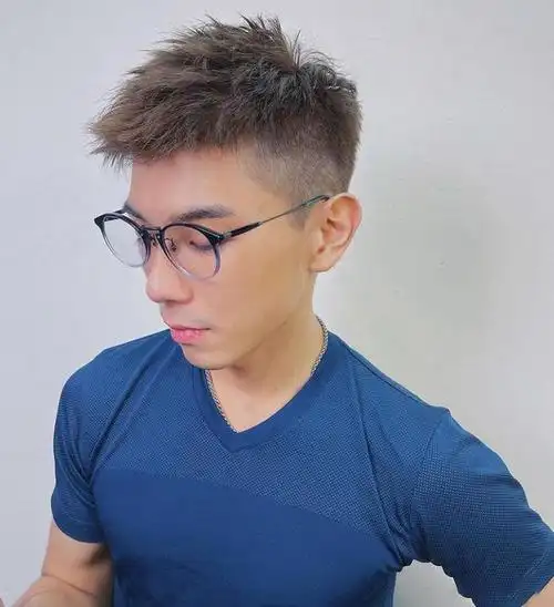 夏天飞机头发型怎么剪男生飞机头发型图片