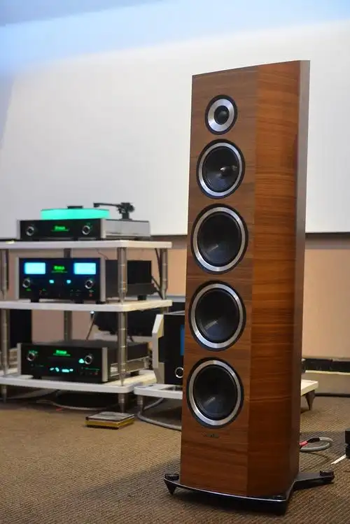 追逐潮流回味经典它们就是我的选择mcintosh美国麦景图ma7200合并功放