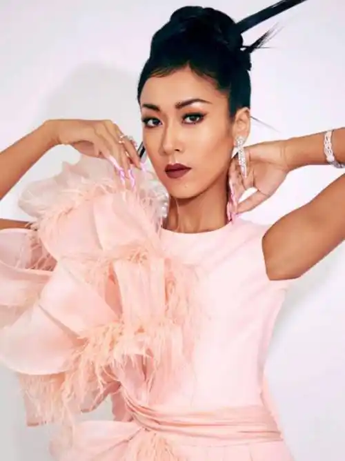 著名女歌手「吉克隽逸」经纪公司