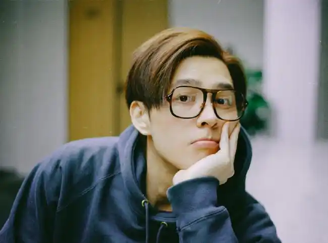 洪尧的纹身哪里去了起底当年洪尧是怎么当上演员的