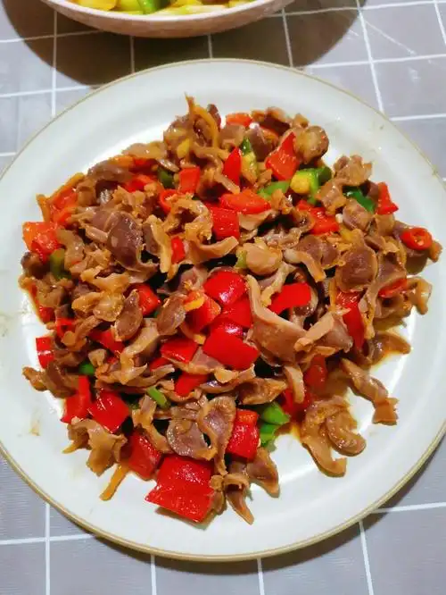 二人食酸辣鸡胗干锅花菜墨鱼瘦肉汤