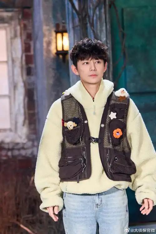 【《#大侦探游乐园惊魂#》高清剧照】之何制药@何炅:  切克闹药物公司